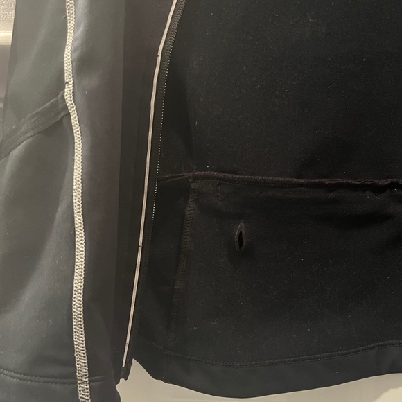 Women’s ASICS Running Jacket - Picture 7 of 8